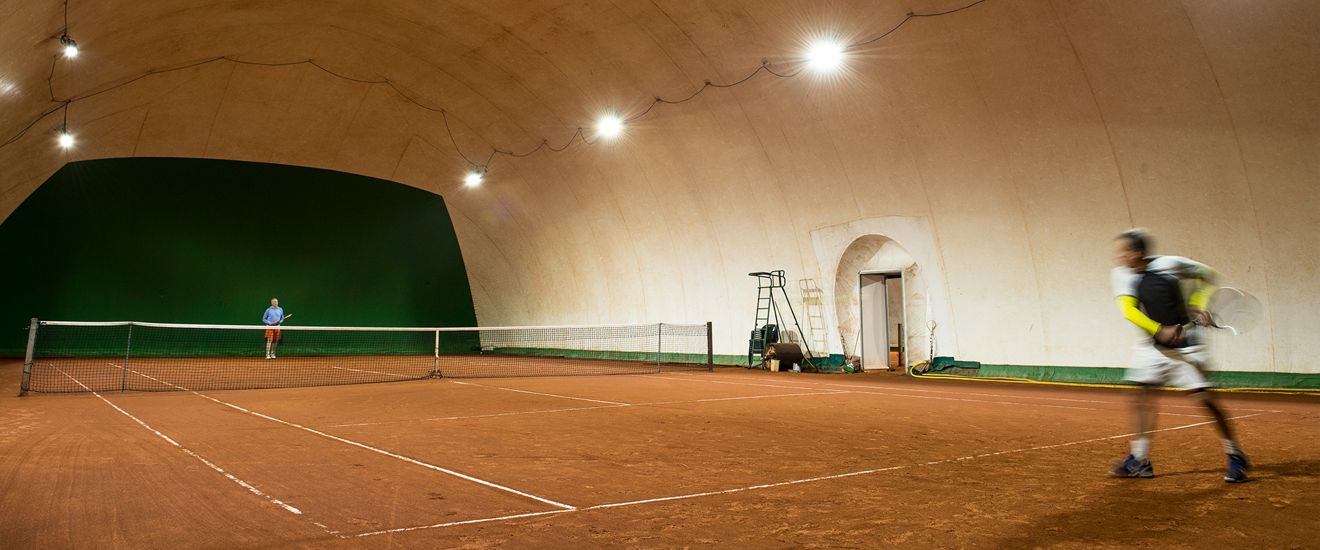 Belysning-tennisbane-LED-AEC-Illuminazione